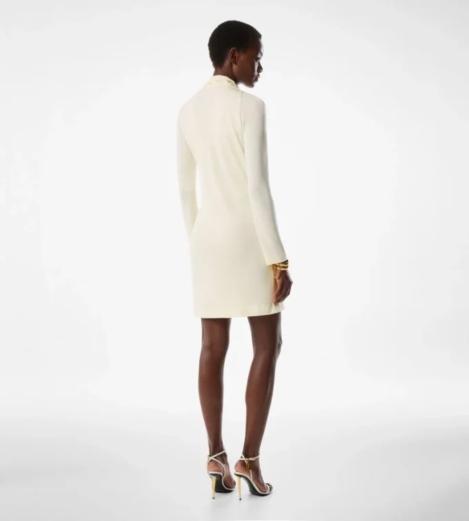 Robe de cocktail à manches longues et col en V avec détail barrette Robe de cocktail à manches longues et col en V avec détail barrette