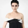 Robe de soirée asymétrique drapée en crêpe satiné
