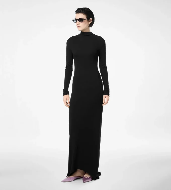 Robe de soirée asymétrique à manches longues et dos torsadé Robe de soirée asymétrique à manches longues et dos torsadé
