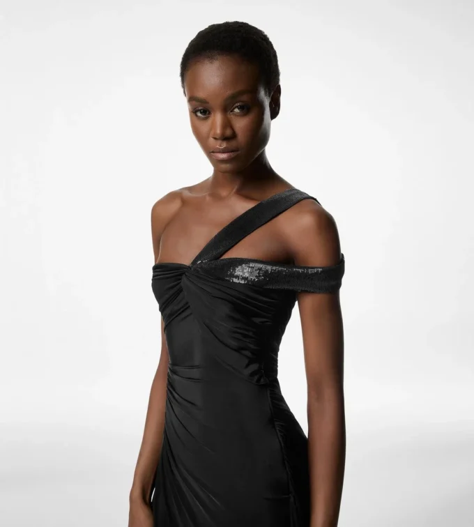 Robe de soirée asymétrique à torsade sur le devant