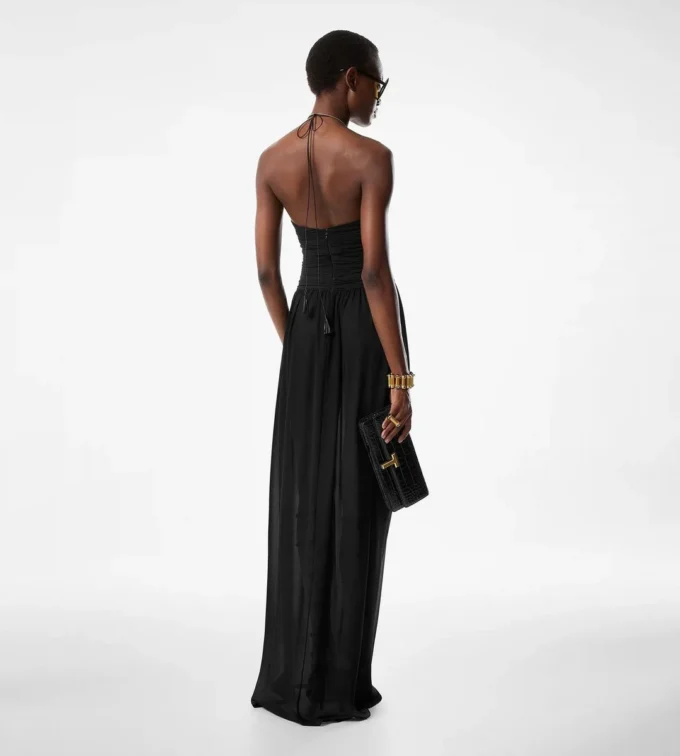 Robe de soirée avec cordons et découpes