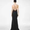 Robe de soirée à bretelles en crêpe de soie à pois avec détails en dentelle Robe de soirée à bretelles en crêpe de soie à pois avec détails en dentelle
