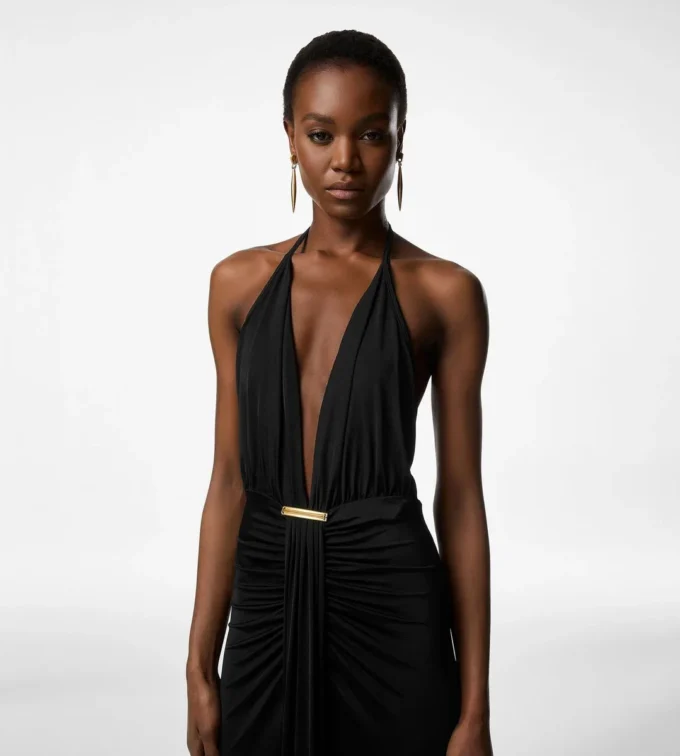 Robe de soirée à col en V avec détail drapé en cascade