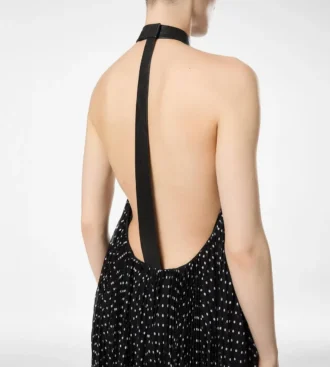 Robe de soirée en georgette de soie à col bénitier et plissé soleil avec détails en cuir