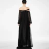 Robe de soirée en mousseline de soie brodée à épaules dénudées Robe de soirée en mousseline de soie brodée à épaules dénudées