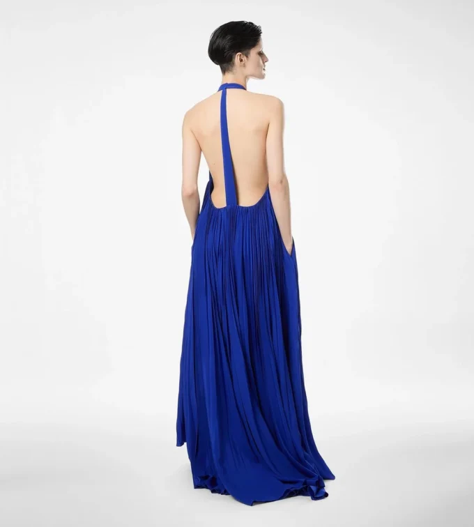 Robe de soirée en soie à plissé soleil et dos nu
