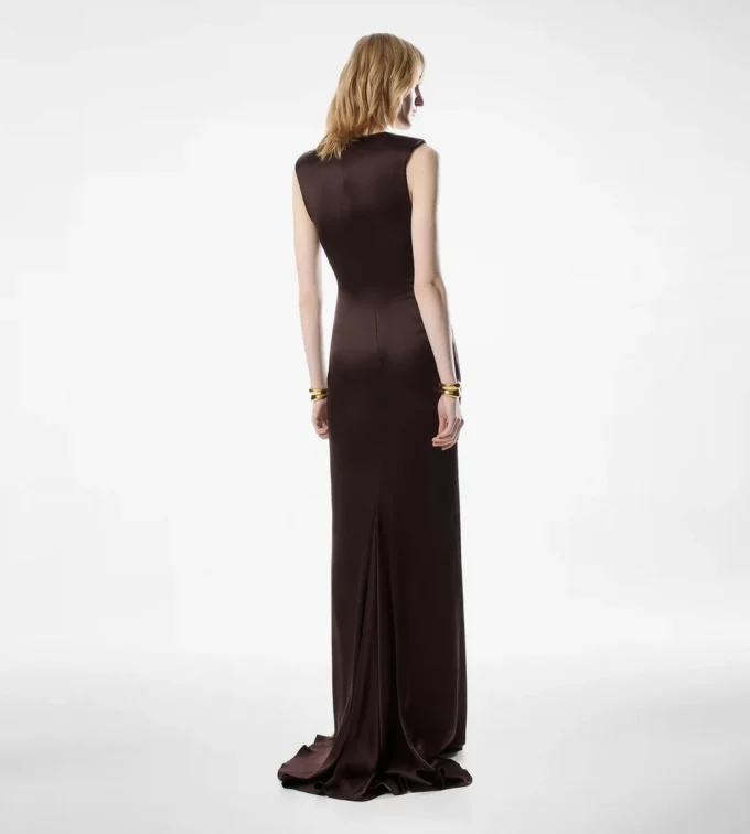 Robe de soirée en soie sans manches, décolleté en V profond et devant torsadé