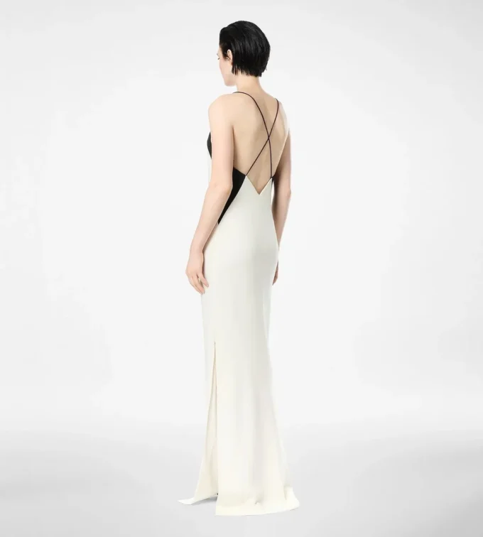 Robe de soirée en soie stretch à bretelles Robe de soirée en soie stretch à bretelles