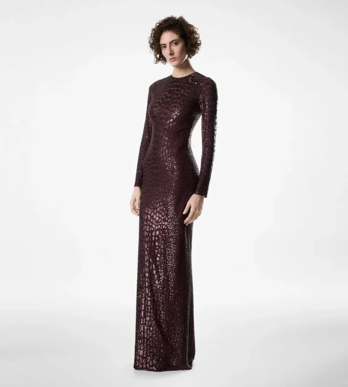 Robe de soirée à manches longues brodée effet croco