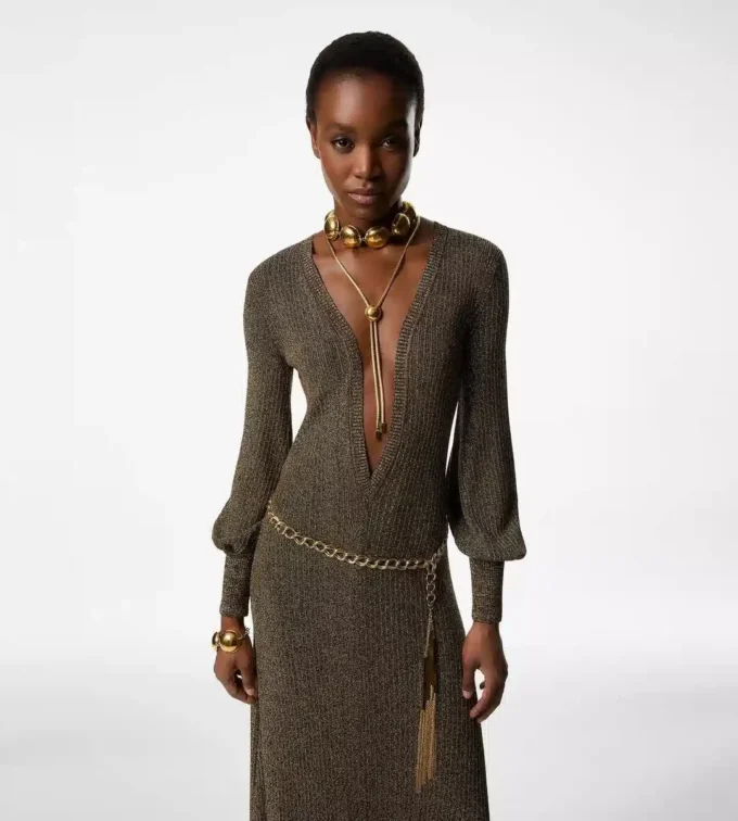 Robe longue à col en V et dos nu
