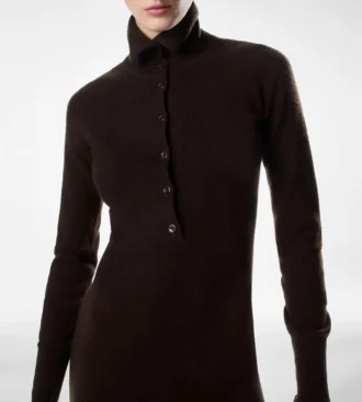 Robe longue en cachemire à col roulé ouvert