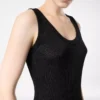 Robe mi-longue à bretelles et à côtes ornée de micro-paillettes Robe mi-longue à bretelles et à côtes ornée de micro-paillettes