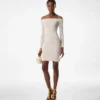 Robe à épaules dénudées