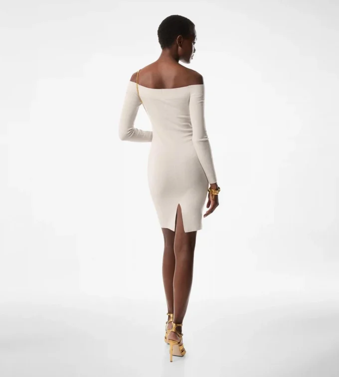 Robe à épaules dénudées