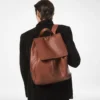Sac à dos à rabat en cuir grainé T-Line Sac à dos à rabat en cuir grainé T-Line