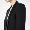 Veste de smoking courte à revers châle et boutonnage simple bicolore Veste de smoking courte à revers châle et boutonnage simple bicolore