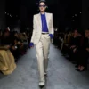 Pantalon droit ajusté en duchesse de coton et soie mélangés lavés Pantalon droit ajusté en duchesse de coton et soie mélangés lavés