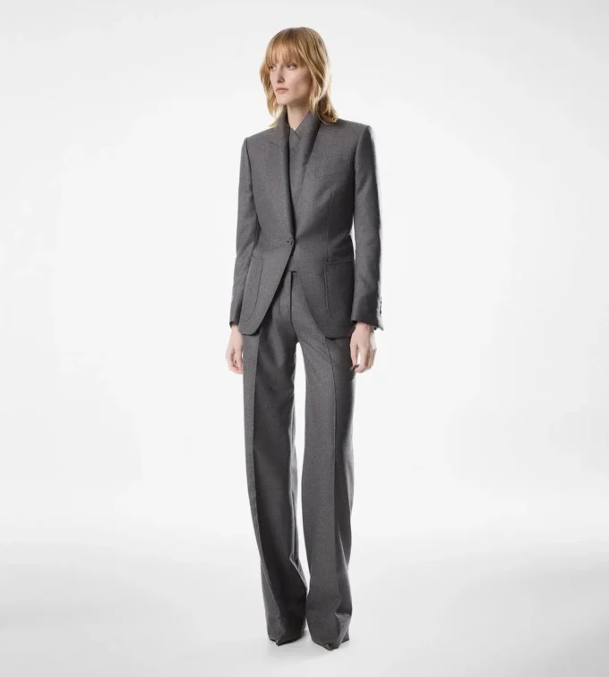 Veste en cachemire à revers en pointe et simple boutonnage Veste en cachemire à revers en pointe et simple boutonnage
