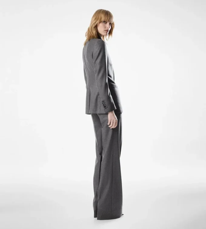 Veste en cachemire à revers en pointe et simple boutonnage Veste en cachemire à revers en pointe et simple boutonnage