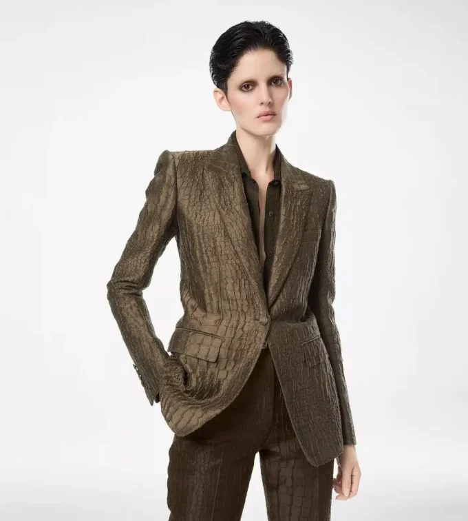 Veste à revers en pointe et boutonnage simple en jacquard croco Veste à revers en pointe et boutonnage simple en jacquard croco