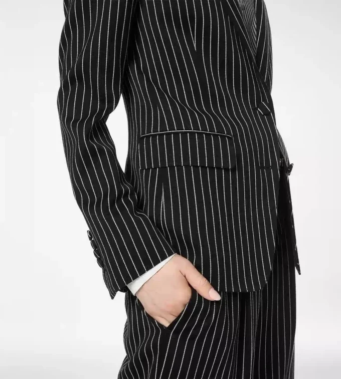 Veste simple boutonnage en laine et coton barathea rayée Veste simple boutonnage en laine et coton barathea rayée